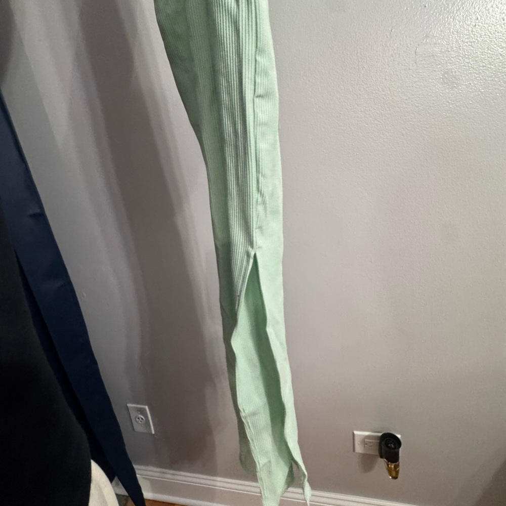 Forever 21 Light Green Ribbed Top - Picture 4 of 4